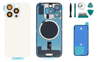 Produktbild von iPhone 16 Pro Backcover Titan Weiß - Set