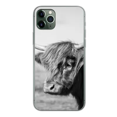 Produktbild von MuchoWow® Handyhülle Schutzhülle Hülle für iPhone 11 Pro Max Schottischer Highlander - Tiere - Schwarz - Weiß Silikon Softcase Handy Hülle - Schutz