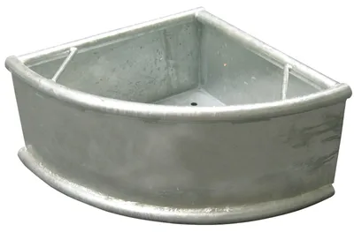 Zdjęcie produktu dla Trójkątne koryto dla zwierząt - Wytrzymała konstrukcja - Ocynkowane ogniowo - 44 x 44 x 24 cm