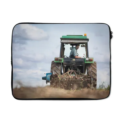 Produktbild von MuchoWow® Laptop Hülle 15 Zoll Traktor - Kartoffel - Ernte Laptoptasche - Laptoptasche - Sleeve - Rundum-Schutz