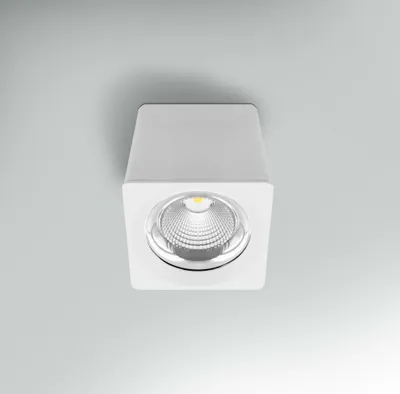 Imagen del producto de Lámpara de techo LED CENTURY QUBE, color blanco, dimensiones 131x131x133 mm, 15W, 230V, 3000K, 45°, IP20