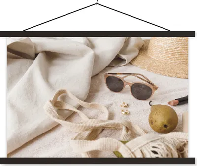 Produktbild von MuchoWow® Textilposter Sommer - Sonnenbrille - Tasche 60x40 cm mit schwarzem Rahmen - Hölzernes