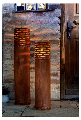 Produktbild von 2 Windlichtsäulen aus Metall im Rostdesign, 75 + 95 cm hoch, Gartenlaterne, Kerzenständer, Dekosäule mit Kerzenglas, Metallsäule, Kerzensäule, Gartendekoration für den Außenbereich
