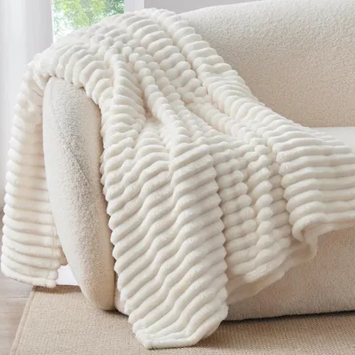 Productafbeelding van Fleece deken voor de bank, 300 g/m², zacht en warm, gestreept, 127 x 152,4 cm