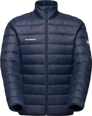 mit Mammut-Logo auf der Brust und am Ärmel