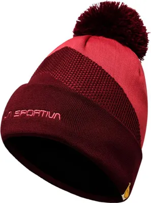 Rote und dunkelrote Strickmütze mit Bommel und La Sportiva Schriftzug