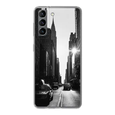 Produktbild von MuchoWow® Handyhülle Schutzhülle Hülle für Samsung Galaxy S21 Eine ruhige Straße in New York in Schwarz und Weiß Silikon Softcase Handy Hülle - Softcase