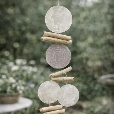 Productafbeelding van Capiz-slinger - Schelpdecoratie met drijfhout - Beschilderd - 180 cm - Handgemaakt - Wanddecoratie - Raamdecoratie