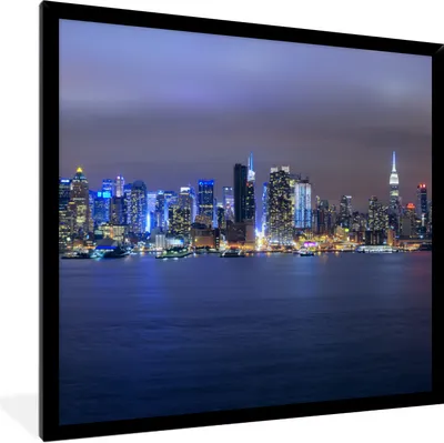 Produktbild von MuchoWow® Gerahmtes Poster New York - Skyline - Nacht 40x40 cm - Poster mit Schwarzem Bilderrahmen Wandposter Rahmen Foto Bilder - Mit Rahmen - Wanddekoration Schlafzimmer