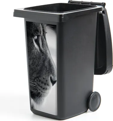Produktbild von MuchoWow® Mülltonnenaufkleber Tierprofil Löwe in schwarz und weiß 38x80 cm - Behälteraufkleber - Mülleimer-Aufkleber - Container-Aufkleber