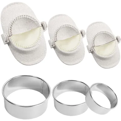 Produktbild von Ravioli-Set, bestehend aus 3 Förmchen und 3 Teigausstechern (7 cm, 8 cm und 11 cm), lebensmittelechte Ravioli-Ausstecher.