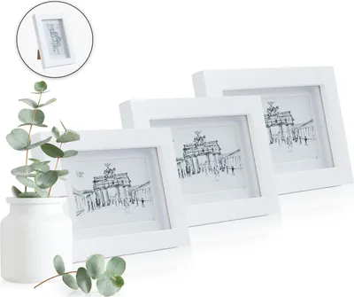 Produktbild von Casa Chic Bilderrahmen 13x18 cm, Weißer Bilderrahmen für Kinderzeichnungen & Foto, Holz-Bilderrahmen Weiß, Fotorahmen im Hoch- oder Querformat, Rahmen aus Glas, Passepartout, 3er-Set Bilderrahmen