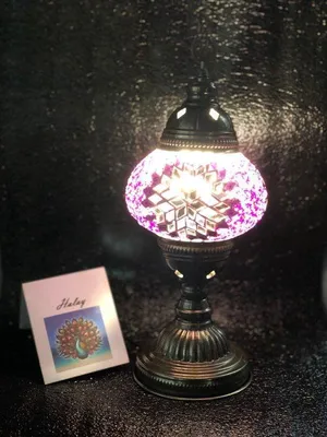 Immagine prodotto di Lampada turca Sfeerlamp realizzata a mano in viola con mosaico - Lampada da tavolo orientale per un'illuminazione suggestiva