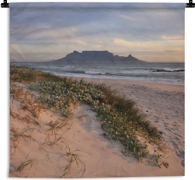 Produktbild von MuchoWow® Wandteppich Wandbehang Strand und Meer mit dem Tafelberg im Hintergrund 150x150 cm Tapisserie Dekoration Wandtuch - Wohnaccessoires - Modernes