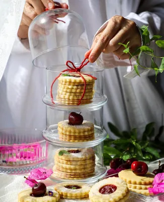 Produktbild von Pasabahce Aufbewahrung aus Glas 3 Stöckig "Serie Villa Patisserie" 6 Stück
