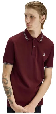 Produktbild von Fred Perry Poloshirt rot kurzarm 2-knöpfig