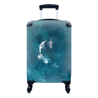 Produktbild von MuchoWow® Koffer Handgepäck Trolley Rollkoffer Kleine Reisekoffer mit 4 Rollen - Wal - Meer - Wasser - Cabin Size < 55x40x23 cm & 55x40x20 cm - Fotokoffer - Kabinenkoffer - Boardgepäck - Reise-Box - Reisekoffer - Reisegepäck - Koffer mit Bild - Trolley für Kinder