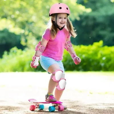 Produktbild von Famanu Schutzset für Kinder - Ellbogen-, Handgelenk- und Knieschoner mit Helm