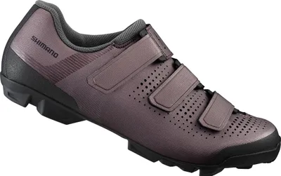 A single cycling shoe is shown against a white background.