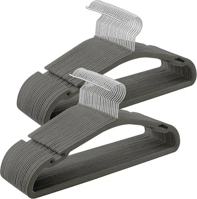 Zdjęcie produktu dla Wieszaki na ubrania z aksamitną powłoką - zestaw 50 sztuk - antypoślizgowe - 43 x 21 cm - z rowkami na ramionach - obrotowy haczyk 360°
