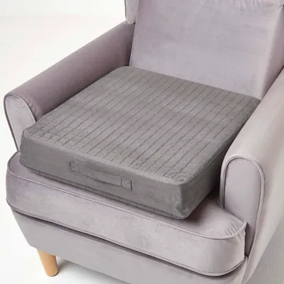 Produktbild von HOMESCAPES Orthopädisches Sitzkissen 50 x 50 x 10 cm - Velours Sesselkissen grau