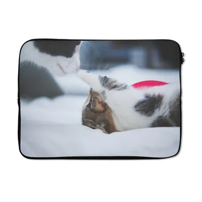 Produktbild von MuchoWow® Laptop Hülle 14 ZollKatze - Kätzchen - Bettlaken Laptoptasche - Laptoptasche - Stoßsicher - Schutzhaube