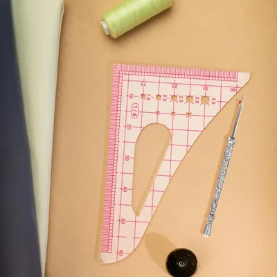 Produktbild von Nahttrenner aus Edelstahl mit rutschfestem Griff für Handarbeiten und DIY-Projekte, praktisches Werkzeug zum Entfernen von Fäden