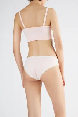 Produktbild von Nachhaltiges Sport-Bustier aus weicher Biobaumwolle mit sportlicher Passform und breitem Bündchen