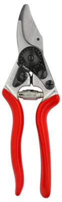Produktbild von FELCO 6 Bypass-Gartenschere für Rechtshänder mit mittleren Händen, 20 mm – Rot