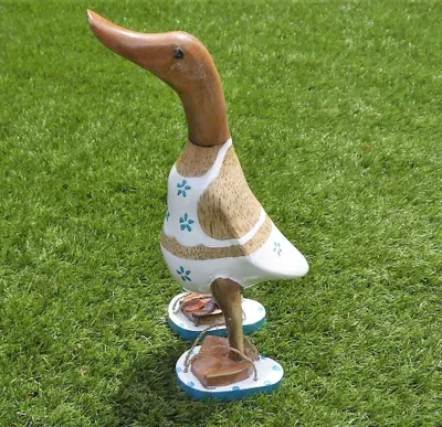 Produktbild von Holz Laufente im Bade-Look 40 cm, Duck in Beach Look Teak Holz Ente Summertime