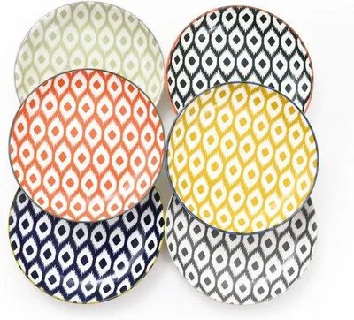 Image de Petites assiettes en porcelaine colorées de 15 cm pour les pâtes et le petit-déjeuner
