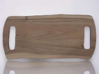Produktbild von WinQ! - Akazienholz-Schneidebrett 40x22x1,5cm - warme Naturfarbe mit Griffen