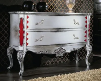 Immagine prodotto di Casa Padrino Luxury Baroque Chest of Drawers Antique White / Silver / Red - Cassettiera artigianale in legno massiccio con 2 cassetti - Mobili da camera in stile barocco - Mobili barocchi - Qualità -  Italy