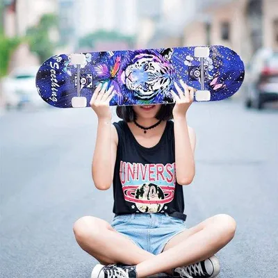 Produktbild von Unyqoos® Komplettes Skateboard 31" x 8" – 7-lagiges Ahorn Double-Kick Deck, 5" Aluminium-Trucks, 55 mm PolyurethanRollen 95A, ABEC-7 Lager, für Jungen, Mädchen, Teenager, Erwachsene, Anfänger