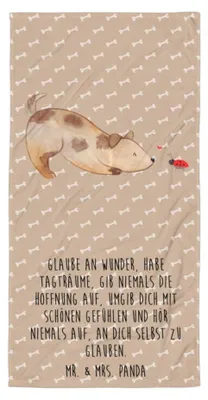Produktbild von Mr. & Mrs. Panda Strandtuch Hund Marienkäfer - Hundeglück - Geschenk, Sprüche, Positiv, Mischlingshund, Frottee-Handtuch, Badehandtuch, Mischlinghund, Zuversichtlich