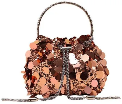 Image de Petite robe rose à paillettes pour une soirée ou une fête