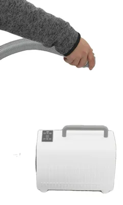Zdjęcie produktu dla Suszarka do włosów dla zwierząt domowych, moc 2100 W, wymiary 18 × 29 × 16,5 cm, maksymalna prędkość obrotowa 120 000 obr./min, zakres temperatur 25–60°C, długość węża powietrznego 0,7–2 m