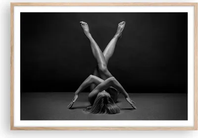 Produktbild von Gerahmtes Poster - Rahmen in heller Eiche - Frau Gymnastik Yoga - 91,5x61 cm - Wand Bild - Wanddeko - Wandbilder - Kunstposter - Wandposter - Bilderrahmen - Bilder - Kunstdruck - P2NAA91x61-4957