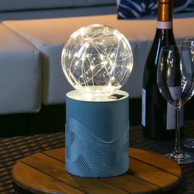 Produktbild von LED Solar Tischlampe GLOW - Kugelleuchte mit Sockel - warmweiße LED - H: 27cm - Lichtsensor - grün