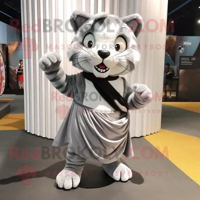 Produktbild von Silberner REDBROKOLY Tiger Maskottchen Kostüm gekleidet mit einem Wickelrock und Schals