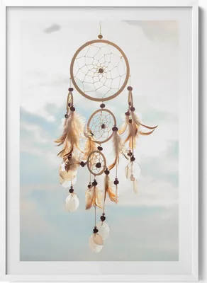 Produktbild von Boho Traumfänger auf einem Himmel Hintergrund– Wandbild mit Rahmen – Gerahmtes Bild  – Wanddekoration – 70x100 cm –  Weiß Rahmen