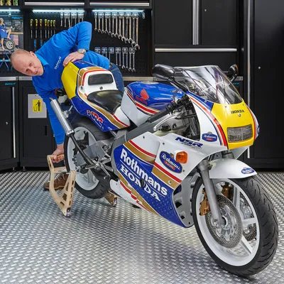 Produktbild von Motorrad Montageständer MotoGP Hinterrad - Gold