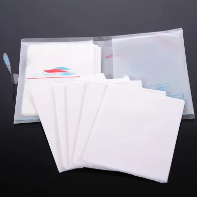 Image de Lot de 10 housses de siège de toilettes jetables et imperméables pour le voyage, coussinets antibactériens en papier hygiénique, accessoires de salle de bain pour le voyage et le camping, articles d'hygiène