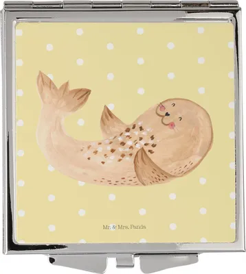 Produktbild von Mr. & Mrs. Panda Schminkspiegel Robbe Liegen - Gelb Pastell - Geschenk, Ostsee, Handspiegel, Kleiner Spiegel, Freude, Klappspiegel, Kosmetikspiegel, Lustige Sprüche