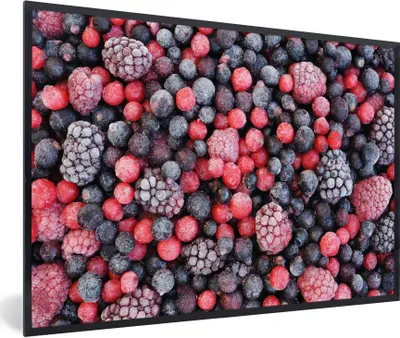 Produktbild von MuchoWow® Gerahmtes Poster Obst - Beeren - Speiseeis 90x60 cm - Poster mit Schwarzem Bilderrahmen Wandposter Rahmen Foto Bilder - Fotorahmen - Foto-Plakat