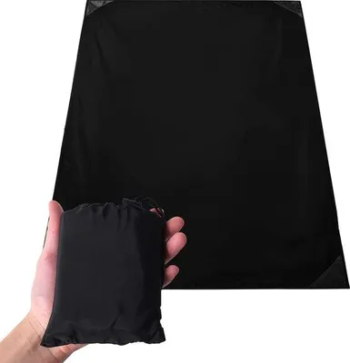 Produktbild von Famanu Picknickdecke 170 x 140 cm - ultraleicht, wasserfest und ideal für Strand, Camping und Outdoor