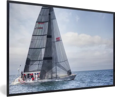Produktbild von MuchoWow® Gerahmtes Poster Segelboot nimmt an einer Regatta teil 30x20 cm - Poster mit Schwarzem Bilderrahmen Wandposter Rahmen Foto Bilder - Kunstdruck - Bild-Poster