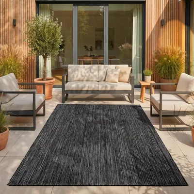 Obrázek produktu pro SIMPEX Venkovní koberec, černý, 200x280 cm. Vhodný na balkon, terasu nebo do zahrady. Odolný vůči povětrnostním vlivům, UV záření. Velký, XL, jednobarevný, s plochým vzorem. Snadno se udržuje, robustní, moderní