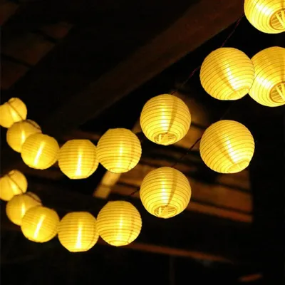 Produktbild von lapalife Laternen-Lichterkette, Weiß, 3 Meter, 7 cm Durchmesser, LED Warmweiß, Batteriebetrieben, IP44, 2 Modi, biegbar, stabil, langlebig, Deko für Party, Garten, Weihnachten, Halloween, Hochzeit, Nylon, Kunststoff