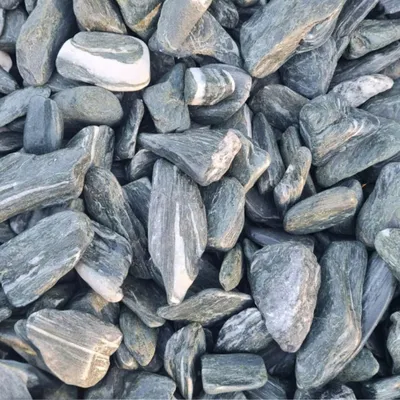 Grüner Zierkies dicht aneinander liegend im Detail, KI-generiertes Bild